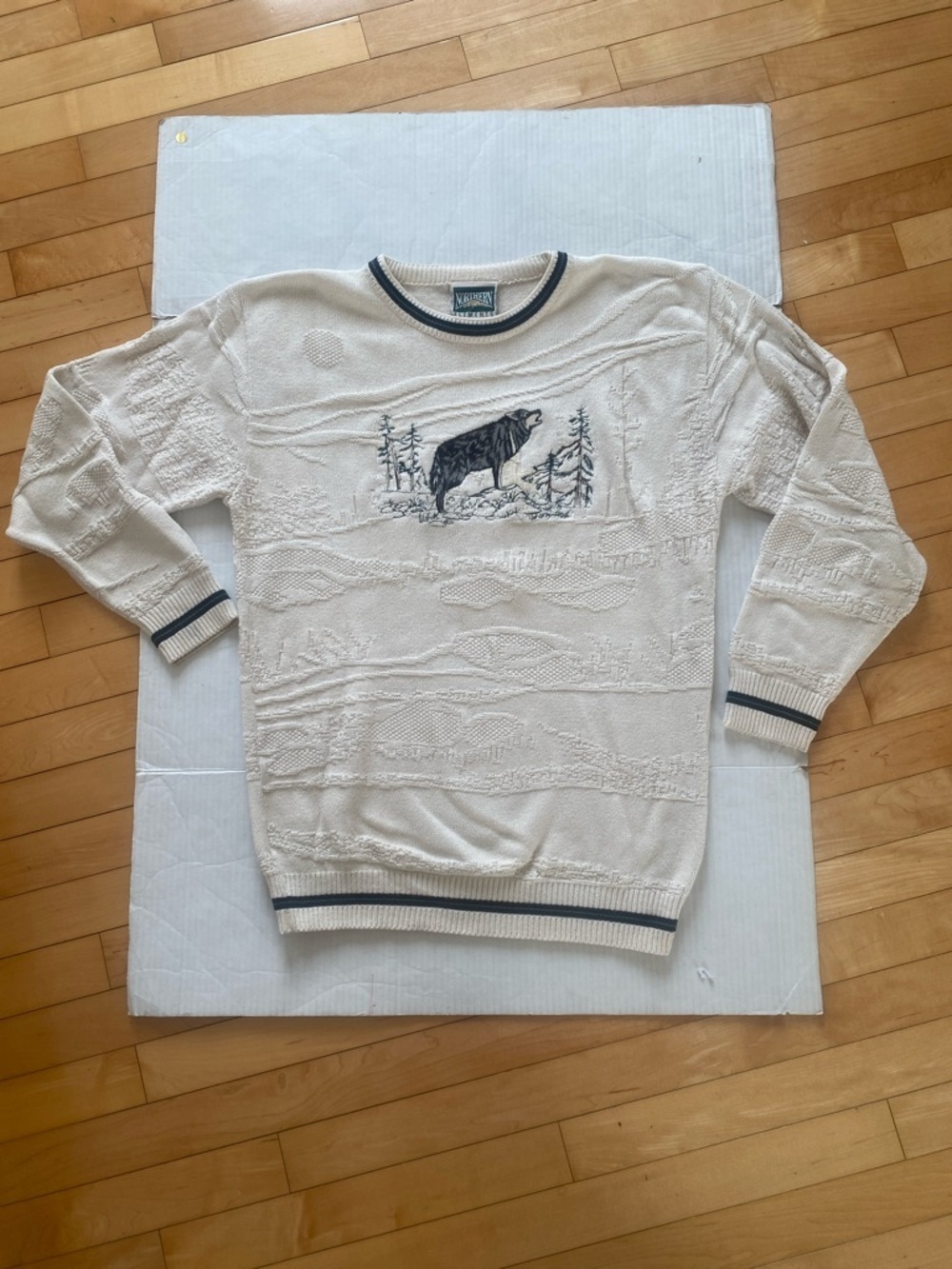 1990’s  Northern Elements Cotton crew neck men’s sweater timber wolf Size Small
